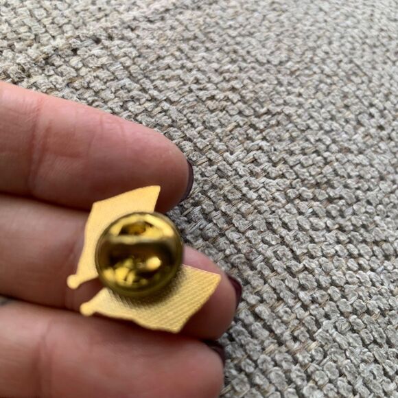 Vintage Pin USA Canada Flags Enamel Lapel Hat Tie Tack Bookbag Button Retro - Picture 5 of 7